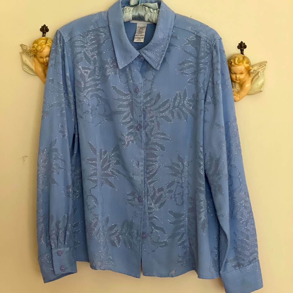 Sag Harbor long sleeved light blue linen-like top